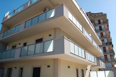 Appartamento con terrazzo e giardinetto carnazza-c