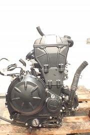 Kawasaki Z650 (2023-) Motore 8.998 km Video