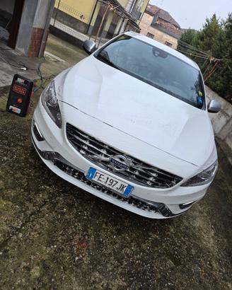 V60 r-design 