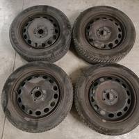 Cerchi con gomme invernali Volkswagen golf