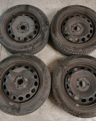 Cerchi con gomme invernali Volkswagen golf