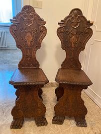 Due sedie in legno