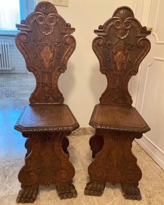 Due sedie in legno