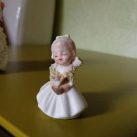 ceramica Capodimonte bambolina