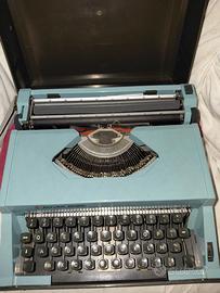 Macchina da scrivere rover 2000