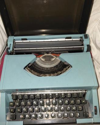 Macchina da scrivere rover 2000