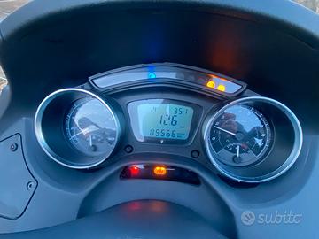 PIAGGIO MP3 SPORT