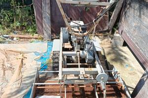 Puliscispiaggia cingolato collina