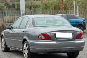 Jaguar X Type