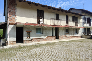 Cascina libera su 3 lati