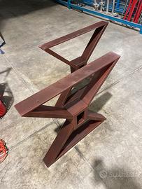 Gambe in ferro per tavolo