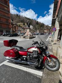 Moto Guzzi California 1400 Touring