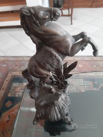 cavallo in bronzo