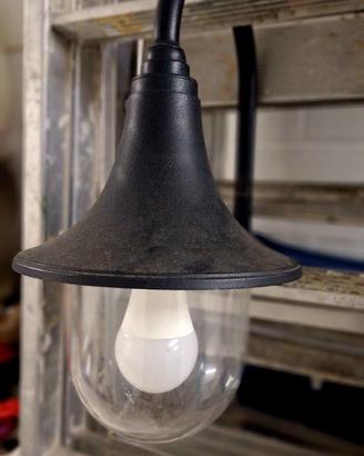 Lampada da esterno stile industriale