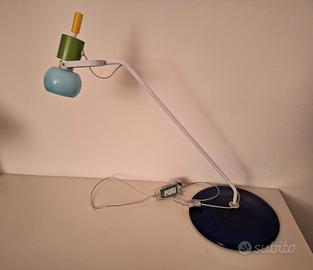 Lampada da tavolo Vega, Vistosi, firmata De Lucchi