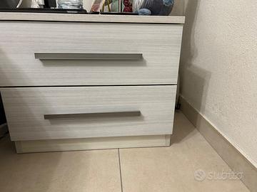 Cassettiera e comodini