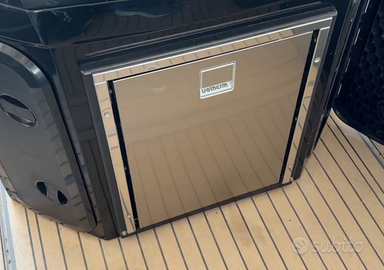 FRIGORIFERO ISOTHERM CRUISE INOX 49 CLEAN TOUCH