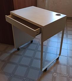 TAVOLINO porta PC con ruote