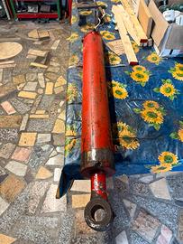 Pistone idraulico doppio effetto