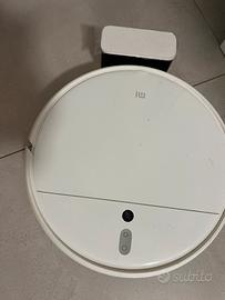 Robot aspira e lava pavimenti