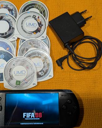 PSP street con caricatore e 12 giochi