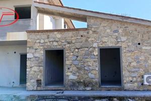 Appartamento di 160 m² con 3 locali a Laterina Per