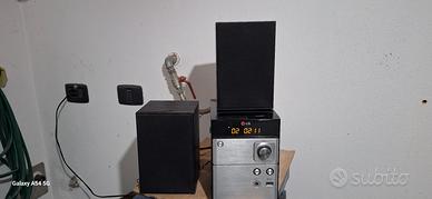 stereo   con  cd  ,  radio,  chiavetta  usb  in   