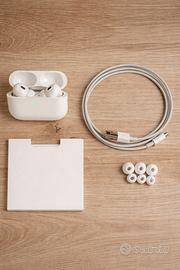 Cuffie Bluetooth wireless con custodia di ricarica