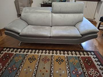 Divano moderno  3 posti comfort ed eleganza