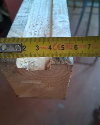 pali di legno di pino molto robusti