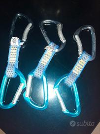 moschettoni, frontale, cordini,borraccia alpinismo