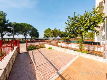 2 LOCALI A MANFREDONIA