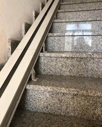 Sedia montascale per anziani