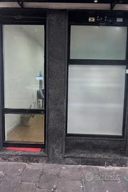 Negozio-Laboratorio Torre del Greco ristrutturato