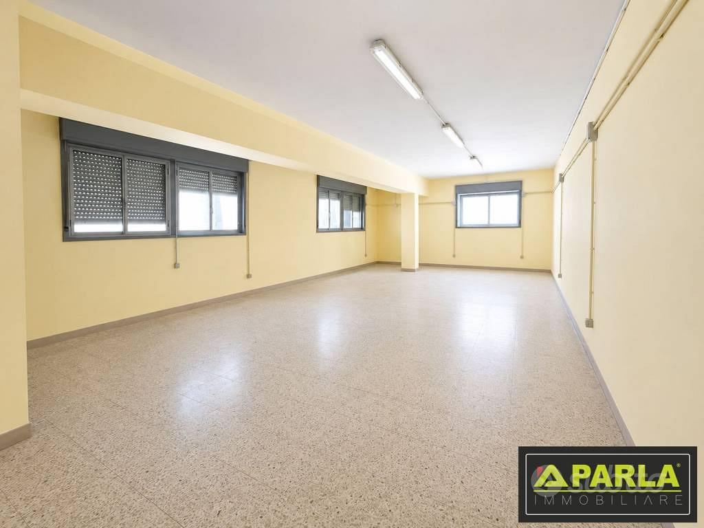 Immobile di 1900 m² con più di 5 locali a Canicatt - Vista 3