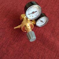 Riduttore regolatore di pressione con due manometr
