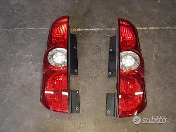 Stop - Fari Posteriori Per Fiat DoblÃ² 2016