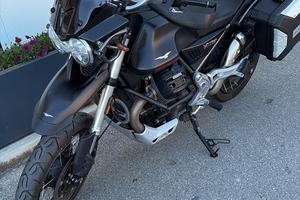 Moto Guzzi VT 85 nera