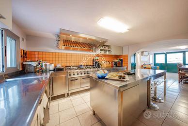 Cucina Professionale in Acciaio Inox