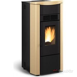 Stufa a pellet La Nordica Giusy Plus 8kW Beige