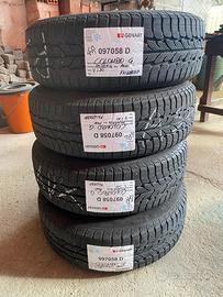 4 gomme antineve