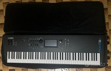 YAMAHA MODX8+ con Softcase