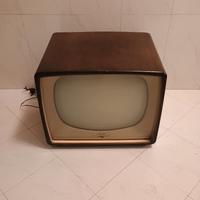 Tv vintage in legno