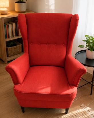 Poltrona IKEA STRANDMON rossa