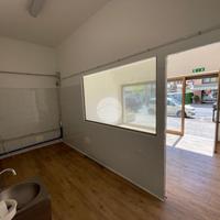 NEGOZIO A SCANZOROSCIATE