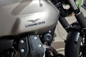 Moto Guzzi v7 2015 