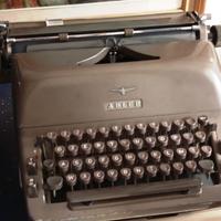 macchina da scrivere meccanica in ferro ADLER