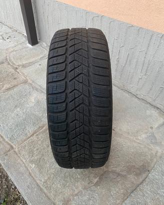 Stock di gomme invernali Pirelli