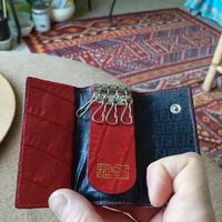 Portachiavi di pelle rossa Fendi mai utilizzato