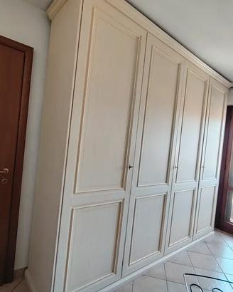 Armadio classico Colore Avorio Misure 284x60x257cm